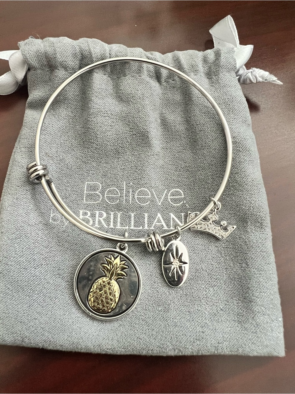 Two-Tone Pineapple Charm Expandable Bracelet - Silver and Gold
